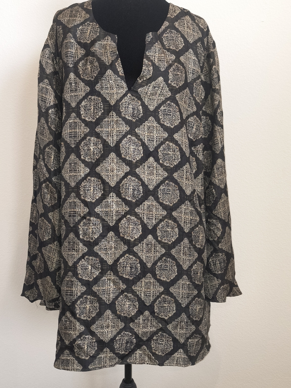 Lane Bryant 100% Silk Black Tunic with Cream Sz 26/28 Geometric Print